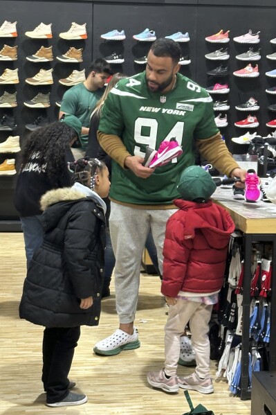 Jets defense was thrilled to see Zach Wilson cookin like that